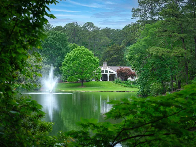 Art_Meripol_240517_0075_House_Fountain_Lake_640px